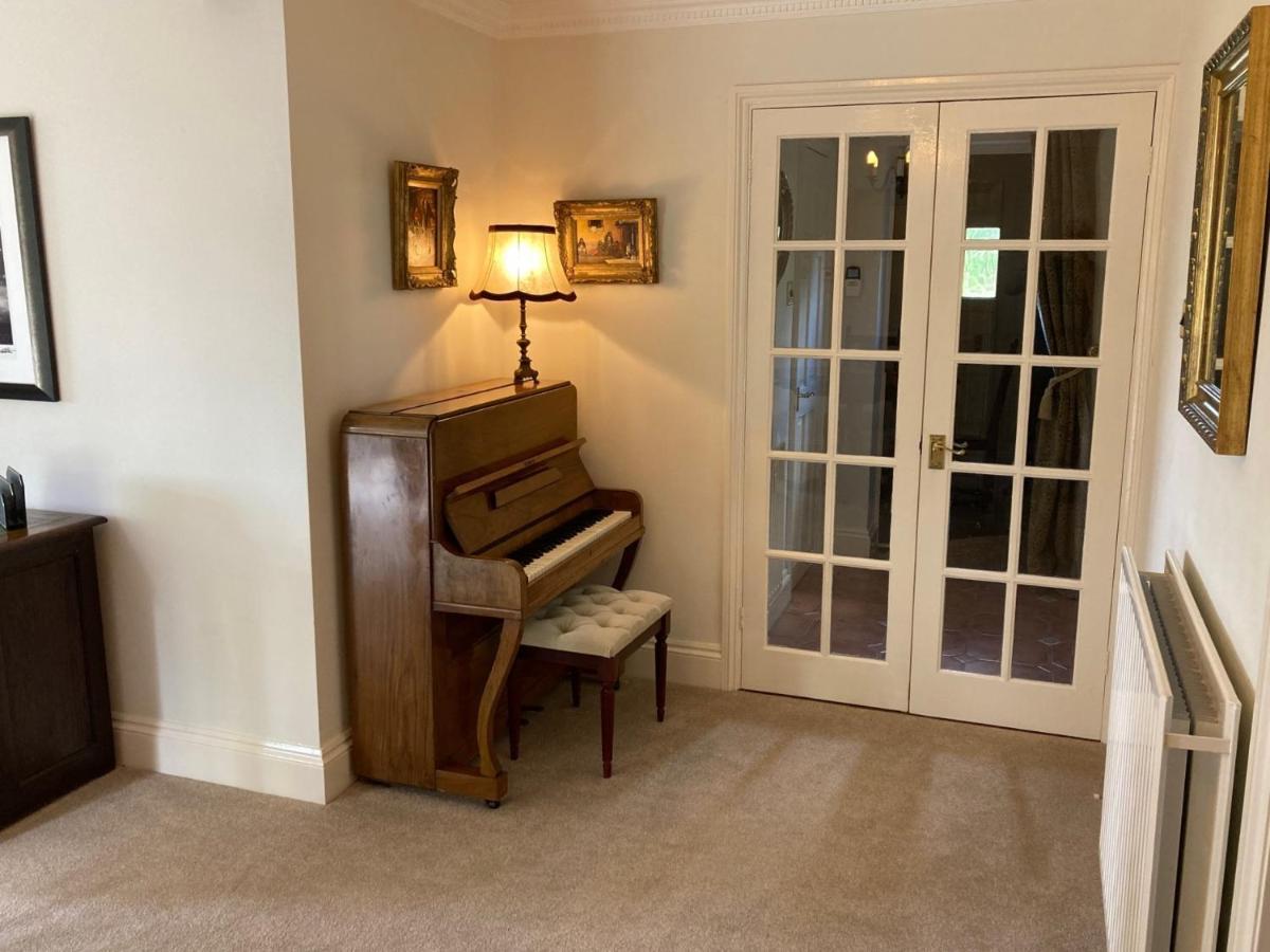 Exclusive 2 Bedroom Apartment With Summer House And Hot Tub Daventry Exteriér fotografie