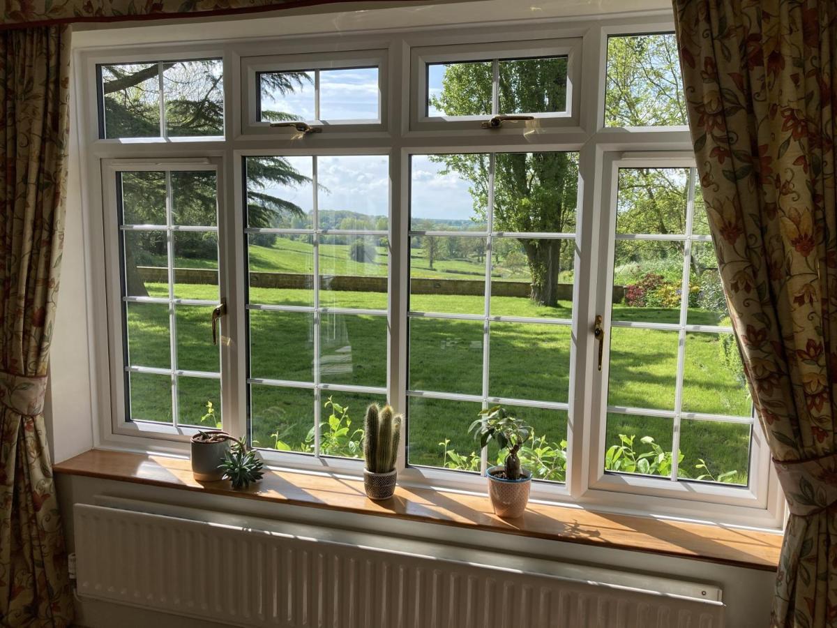 Exclusive 2 Bedroom Apartment With Summer House And Hot Tub Daventry Exteriér fotografie