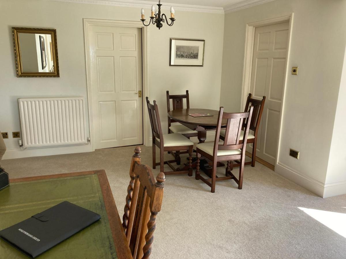 Exclusive 2 Bedroom Apartment With Summer House And Hot Tub Daventry Exteriér fotografie
