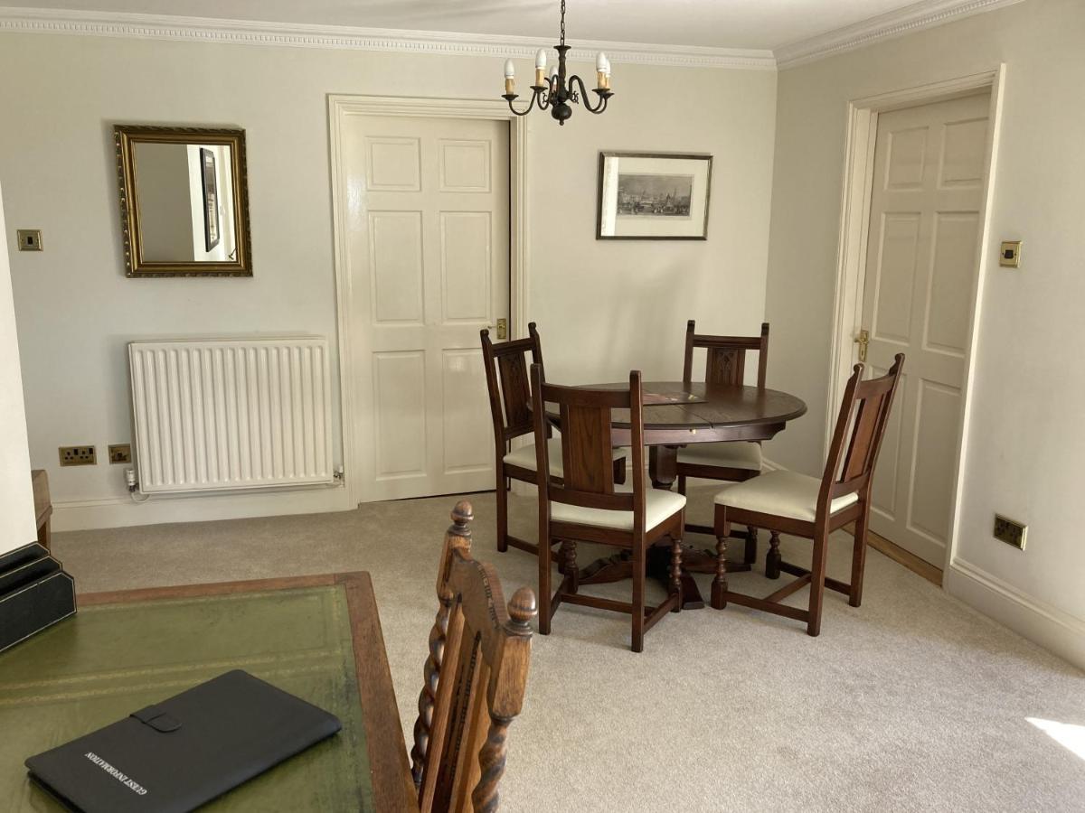Exclusive 2 Bedroom Apartment With Summer House And Hot Tub Daventry Exteriér fotografie