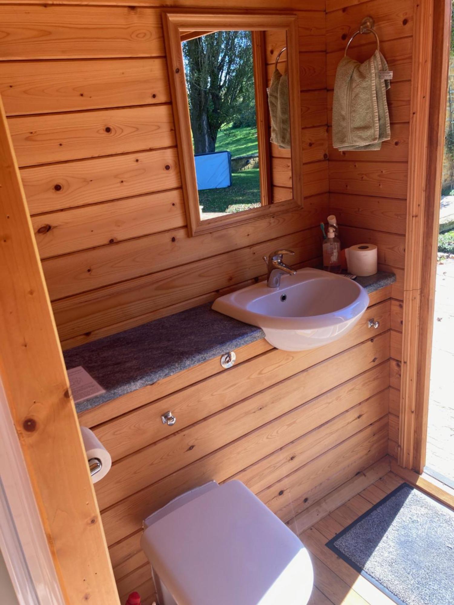 Exclusive 2 Bedroom Apartment With Summer House And Hot Tub Daventry Exteriér fotografie