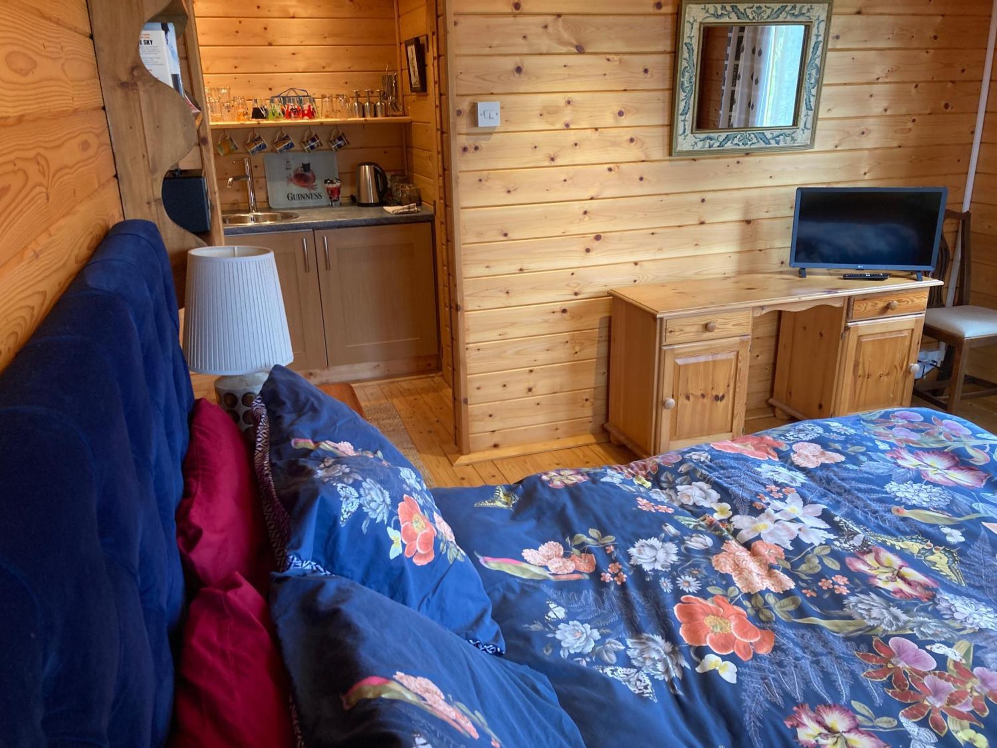 Exclusive 2 Bedroom Apartment With Summer House And Hot Tub Daventry Exteriér fotografie